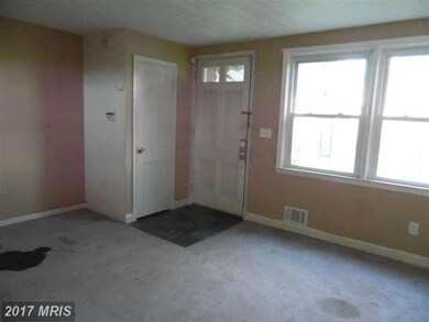 3824 Sinclair Ln, Baltimore, MD 21213 - photo 2