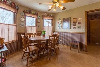 Eat-In Kitchen