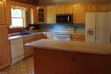 This home has a very nice kitchen with all applian