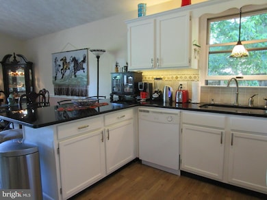 20 Lakeview Cir, Louisa, VA 23093 - photo 6