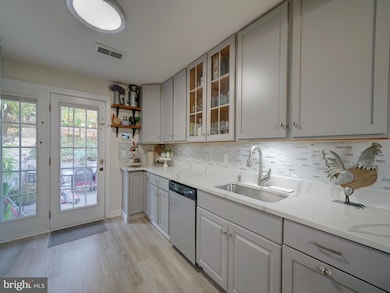 8204 Analee Ave, Rosedale, MD 21237 - photo 6