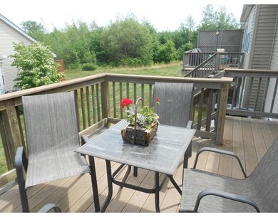 22 Buttercup Ln unit 22, South Grafton, MA 01560 - photo 5