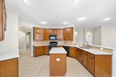 962 Jennifer St, Alvin, TX 77511 - photo 4