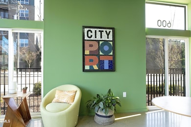 08CityPortSign