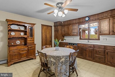 380 Snyder Rd, Reading, PA 19605 - photo 5