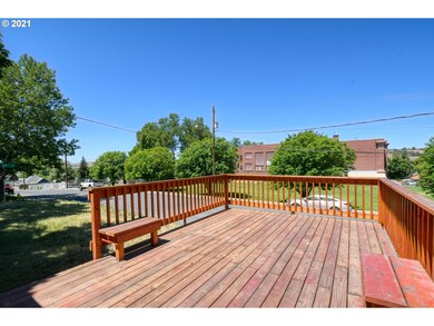 212 SE Isaac Ave, Pendleton, OR 97801 - photo 4