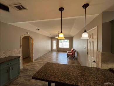 406 Northcutt Dr, Alamo, TX 78516 - photo 2