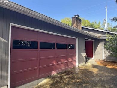 2215 24th St, Florence, OR 97439 - photo 3