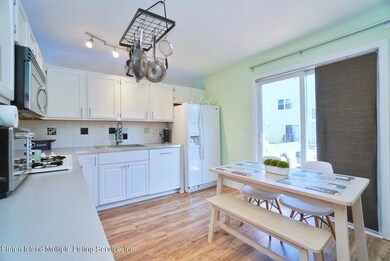 39 Theater Ln, Staten Island, NY 10304 - photo 5