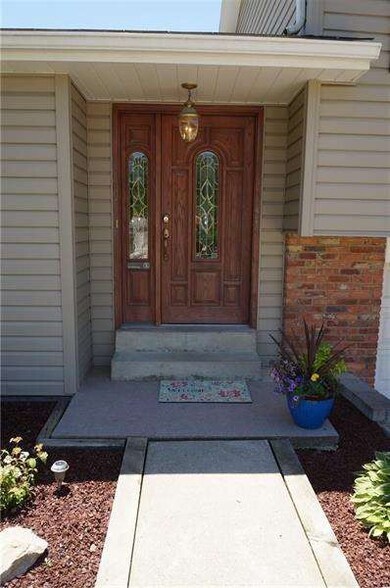 Welcome home to 2186 Stanley Street