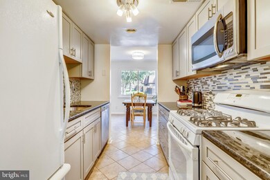 266 W Deer Park Rd unit 32I, Gaithersburg, MD 20877 - photo 3