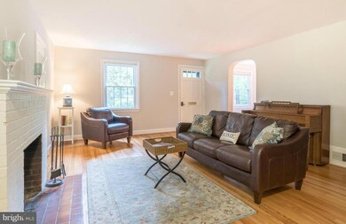616 Melrose St, Alexandria, VA 22302 - photo 3