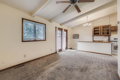 1330 4th St E, Saint Paul, MN 55106 - photo 3