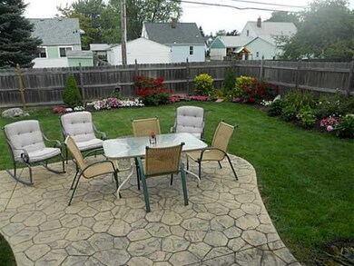 892 Thomas Fox Dr W, North Tonawanda, NY 14120 - photo 4