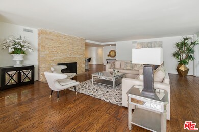 339 N Palm Dr unit 102, Beverly Hills, CA 90210 - photo 7