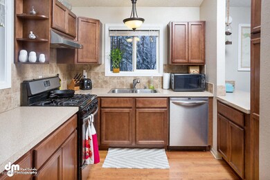 Kitchen_DMD_3859-SMALL