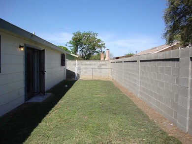 5703 Post Oak Dr, Laredo, TX 78041 - photo 4