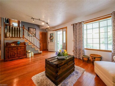 583 Maple Ave, Sheffield Lake, OH 44054 - photo 4