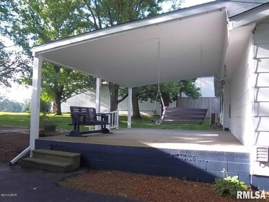 522 Marsh St, Harrisburg, IL 62946 - photo 6