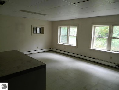 5375 W Deerfield Rd, Remus, MI 49340 - photo 7