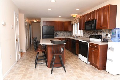 1 Ridgeview Dr, Hooksett, NH 03106 - photo 2