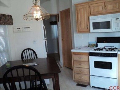 Nice Kichen and dining nook