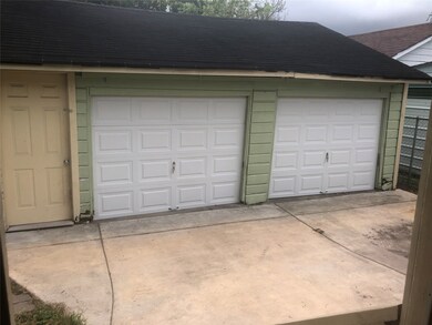 412 Caplin St, Houston, TX 77022 - photo 7