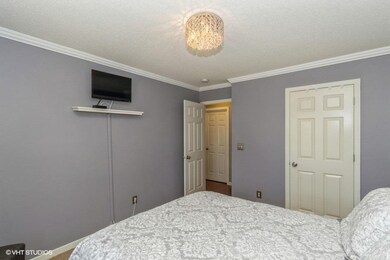1122 8th St SE, Cedar Rapids, IA 52401 - photo 7