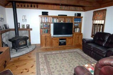 9 Spring St, Plympton, MA 02367 - photo 5