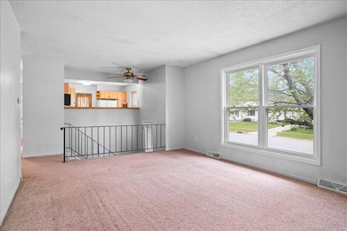 1242 Edgewood Dr, Waterloo, IA 50701 - photo 6