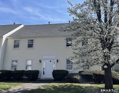 455 Dowd Ave unit 455, Canton, CT 06019 - photo 2