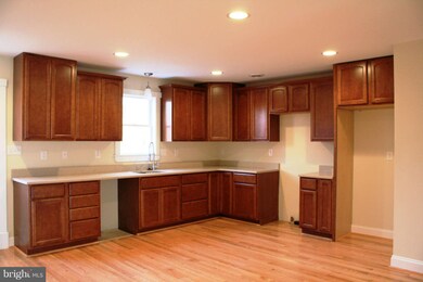 408 Railroad Ave, Towson, MD 21286 - photo 7