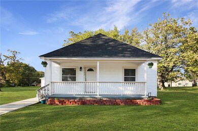 2127 Morgan Ave, Parsons, KS 67357 - photo 2