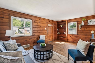 10438 Canter Way, Saint Louis, MO 63114 - photo 4