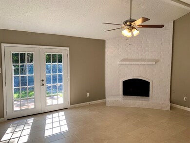 5106 Woodville Ln, Pearland, TX 77584 - photo 2