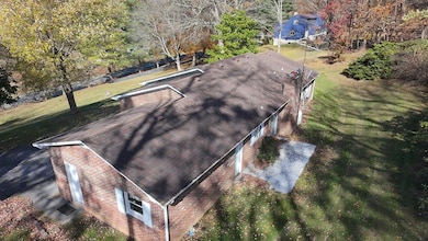 1346 W Chilhowie St, Marion, VA 24354 - photo 3