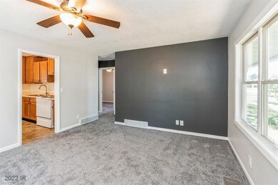 701 E 25th St S, Newton, IA 50208 - photo 7