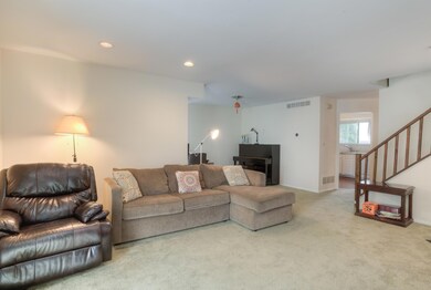 006_Living Room