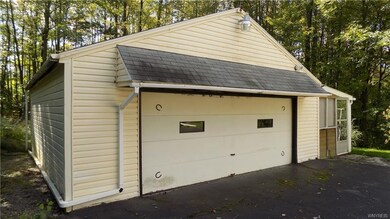 Detached Garage