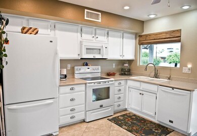 18609 N 138th Ave, Sun City West, AZ 85375 - photo 5