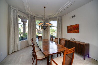 008_Dining