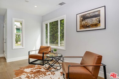 SITTING AREA/DINING AREA