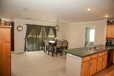 Dining/Kitchen Area