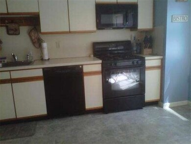 115 Tennis Plaza Rd unit 1, Dracut, MA 01826 - photo 6