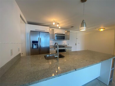 185 SW 7th St unit 3607, Miami, FL 33130 - photo 3