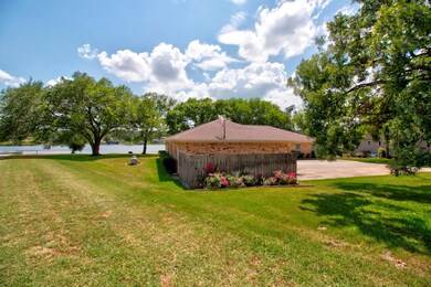 735 Kiowa Dr W, Gainesville, TX 76240 - photo 3