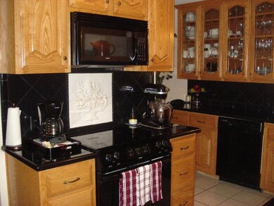 1008 W 3rd St unit 11, Weslaco, TX 78596 - photo 3