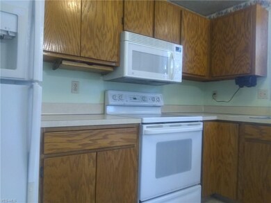 These Oak Cabinets are in Pristine Condition!   Ki