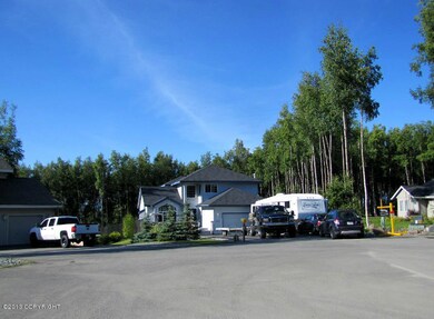 Roomy cul-de-sac, only 5 houses on it.