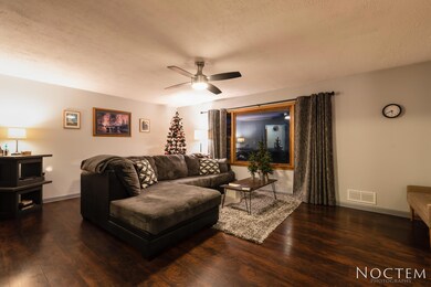 1110 N 1st St-7
